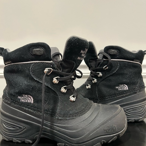 The North Face Other - The North Face Black Insulated Winter Boots -  big kids size 4
